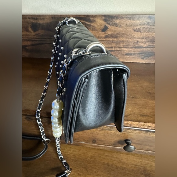 Badgley Mischka $129 MSRP Black Crossbody with Pearls Design - Picture 5 of 14